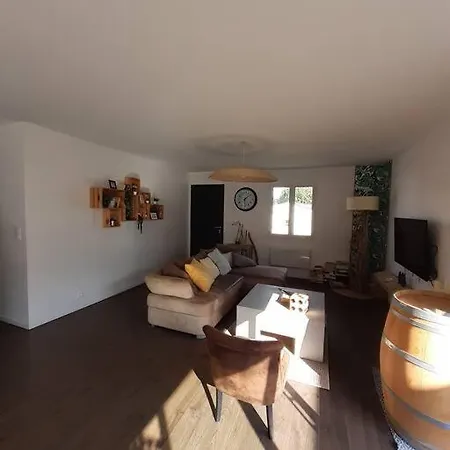Holiday home Agreable Maison De *